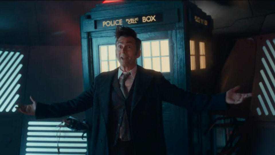 David Tennant in front of the tardis